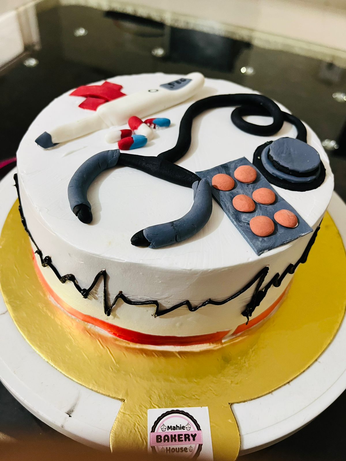 Discover more than 36 special birthday cake for doctor super hot - in ...